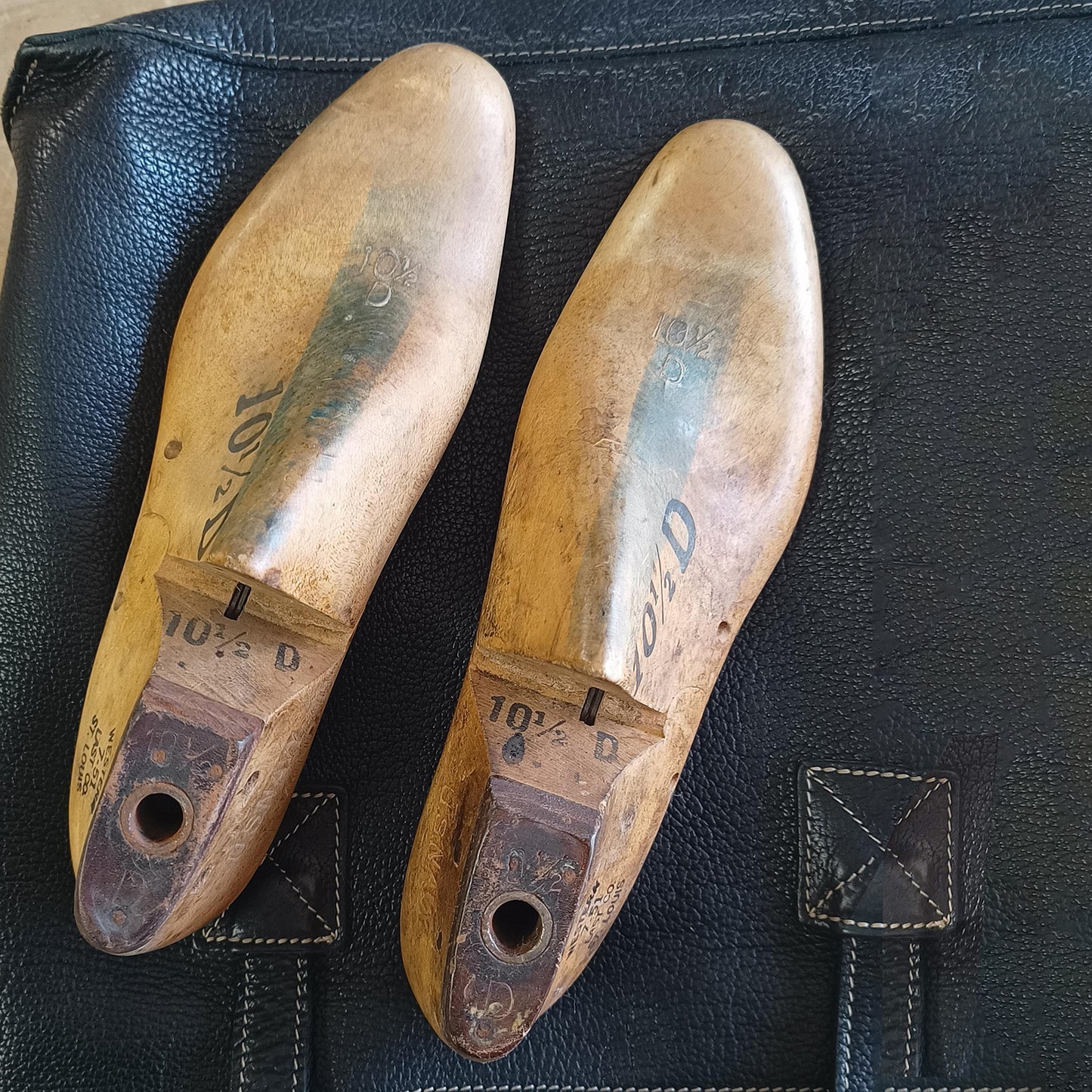 24751 / Navy Last Service Shoes