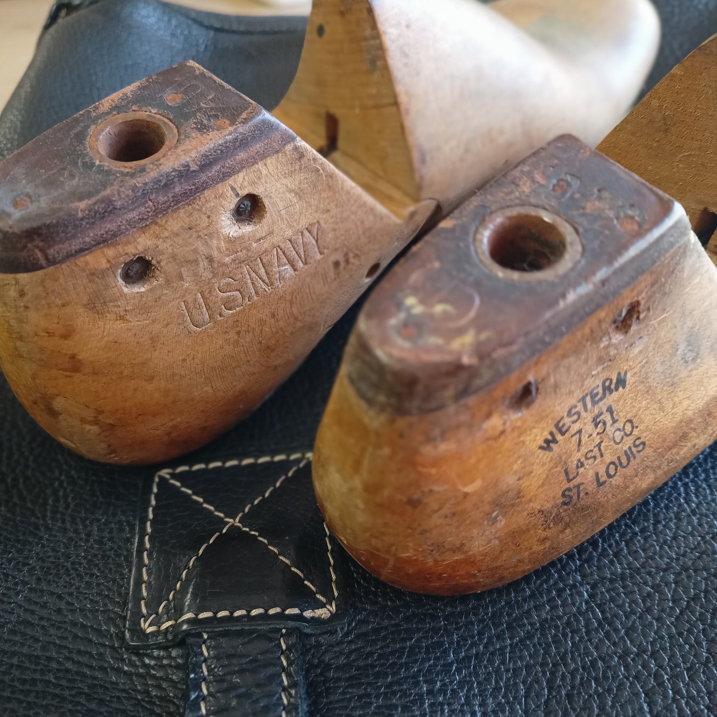 24751 / Navy Last Service Shoes