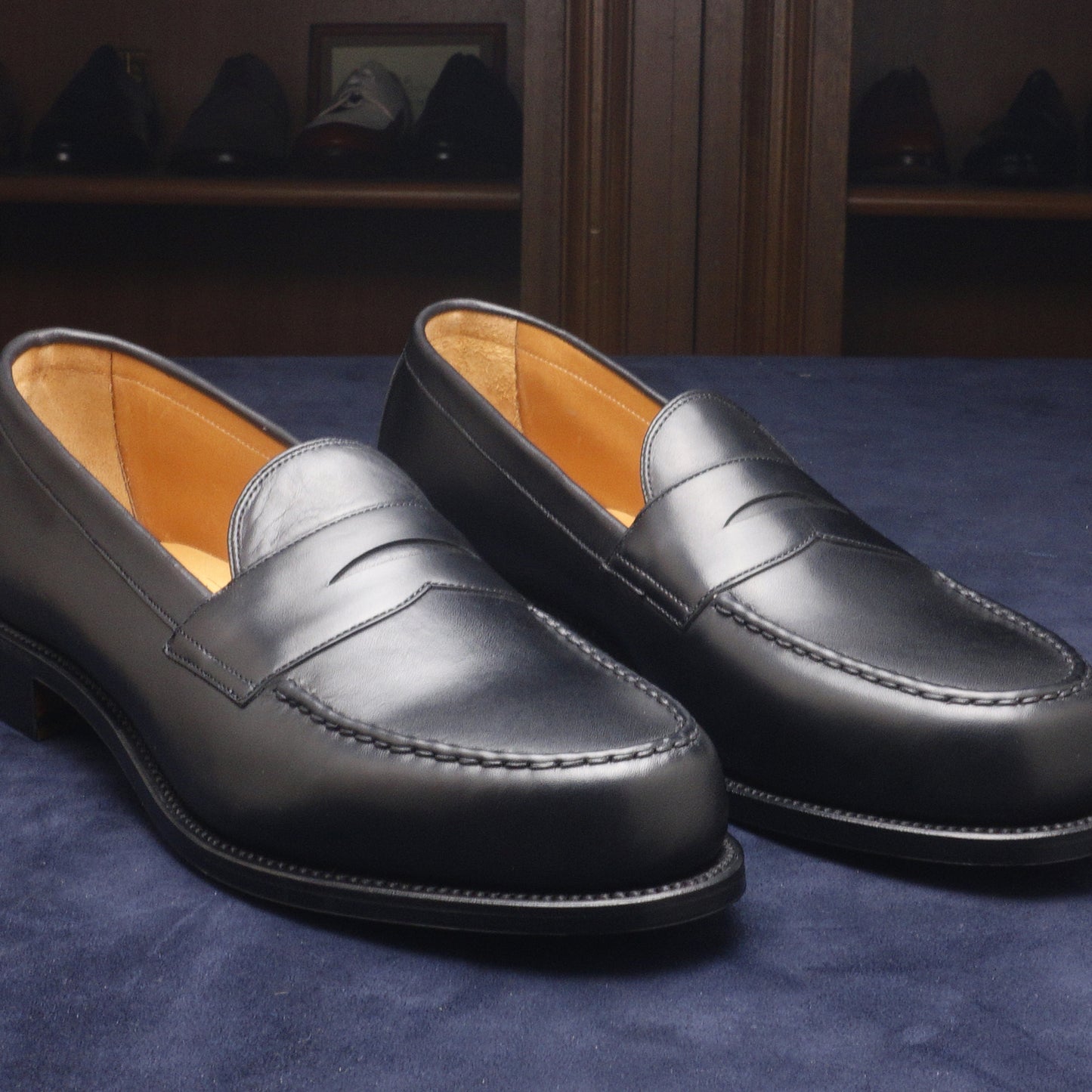 S-1551 Handsewn Moccasin Loafer Black Calf