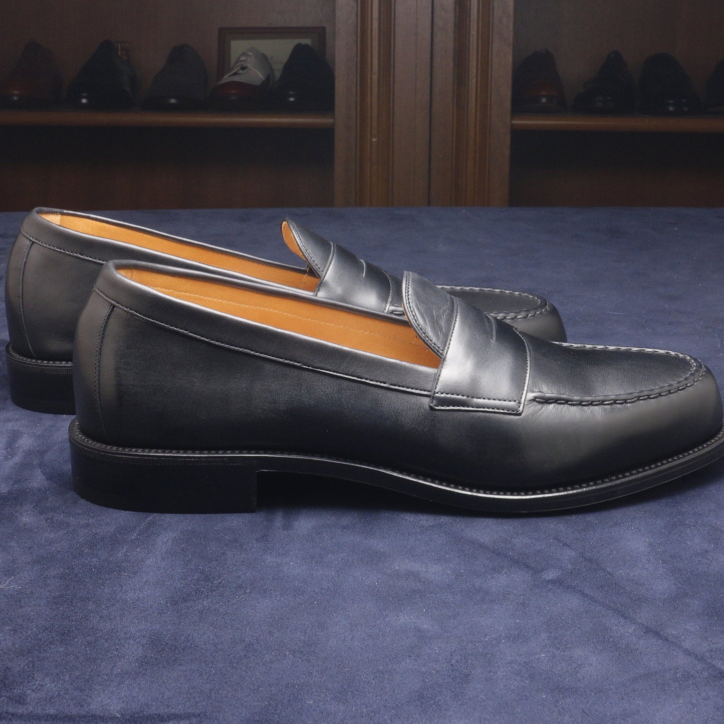 S-1551 Handsewn Moccasin Loafer Black Calf